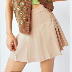 Aritiza mini skirt (brand new)